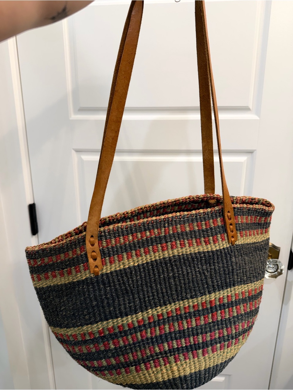 Vintage Woven Straw Tote Bag with Tan Leather Straps - Multicolor - Picture 2 of 3